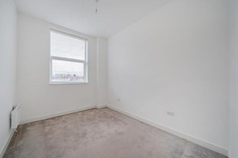 2 bedroom flat for sale, Aylesbury,  Buckinghamshire,  HP19