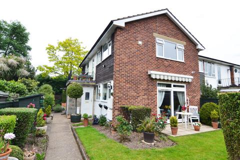 2 bedroom apartment to rent, Belvedere Close, Teddington