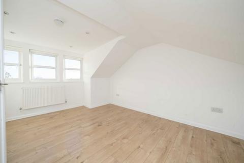 2 bedroom flat for sale, Stile Hall Parade, London W4