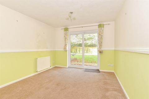 1 bedroom ground floor flat for sale, The Woodlands, Smallfield, Surrey