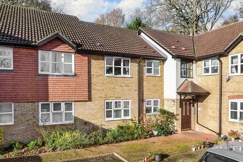 1 bedroom ground floor flat for sale, The Woodlands, Smallfield, Surrey