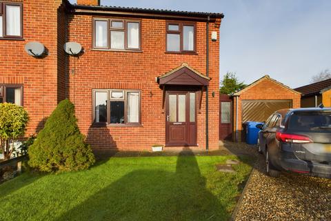 3 bedroom semi-detached house to rent, Nafferton, YO25 4QD