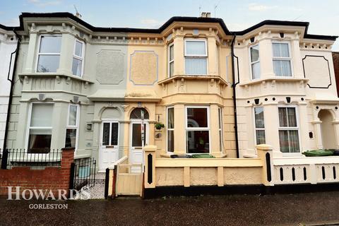 3 bedroom terraced house for sale, Nelson Road, Gorleston