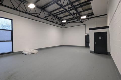 Industrial unit to rent, Unit 12 Boundary Business Centre, Boundary Road, Woking Surrey, GU21 5DH