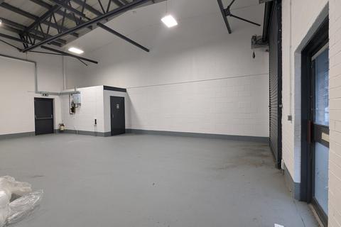 Industrial unit to rent, Unit 12 Boundary Business Centre, Boundary Road, Woking Surrey, GU21 5DH