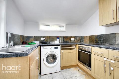 3 bedroom end of terrace house for sale, Charlton Road, Shepperton