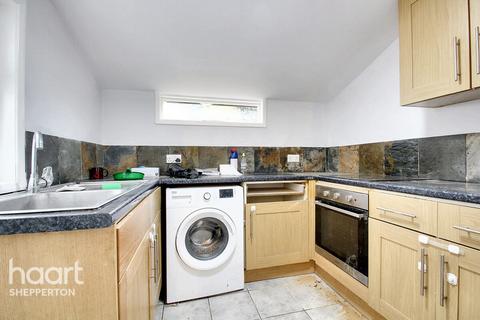 3 bedroom end of terrace house for sale, Charlton Road, Shepperton
