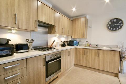 2 bedroom flat for sale, Sanditon Way, Worthing