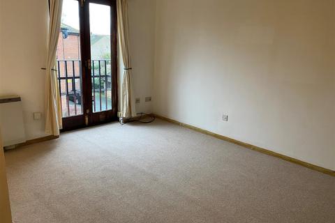 2 bedroom apartment for sale, Shafter Road, Dagenham