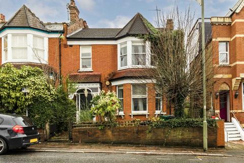 3 bedroom semi-detached house to rent, Dollis Road, London N3