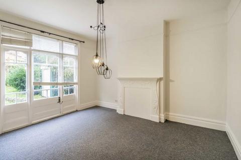 3 bedroom semi-detached house to rent, Dollis Road, London N3