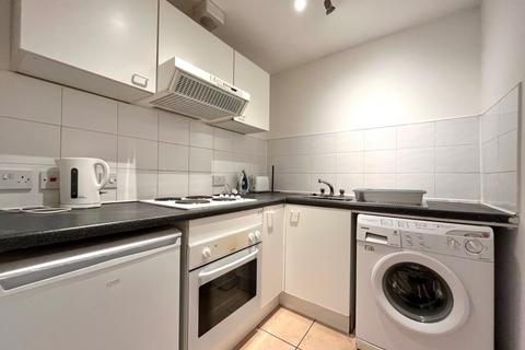 2 bedroom flat to rent, 24d Baker Street Stirling FK8 1BJ