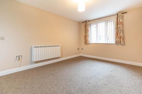 1 bedroom flat to rent, Russell House, Russell Street