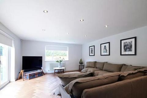 4 bedroom terraced house to rent, Waterford Road, SW6