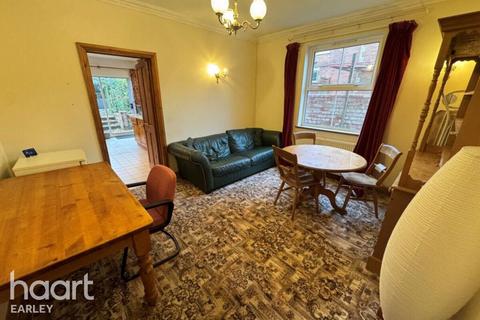 4 bedroom end of terrace house to rent, St Peters Road, READING