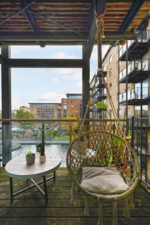 1 bedroom flat for sale, Berglen Court, London E14