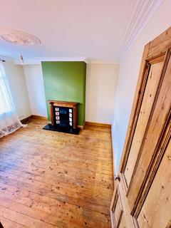 2 bedroom terraced house to rent, Nancroft Crescent, Leeds