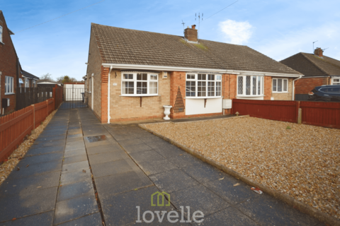 3 bedroom semi-detached bungalow for sale, Curzon Avenue, Cleethorpes DN35