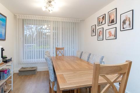 2 bedroom apartment for sale, Stonegrove, Edgware, HA8