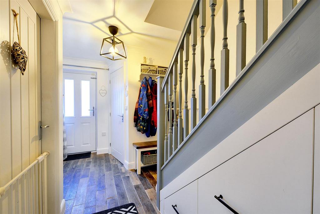Hallway 1.jpeg