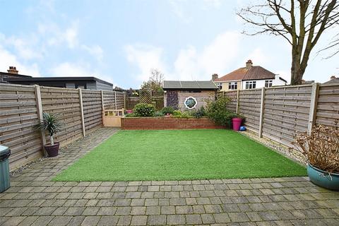 3 bedroom semi-detached house for sale, Newbold Court, Cleethorpes DN35