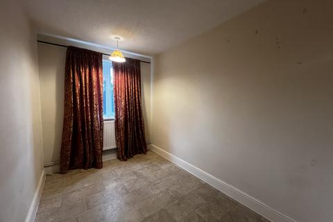 2 bedroom flat to rent, Nichol Lane, Bromley BR1