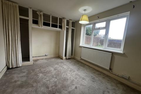 2 bedroom flat to rent, Nichol Lane, Bromley BR1