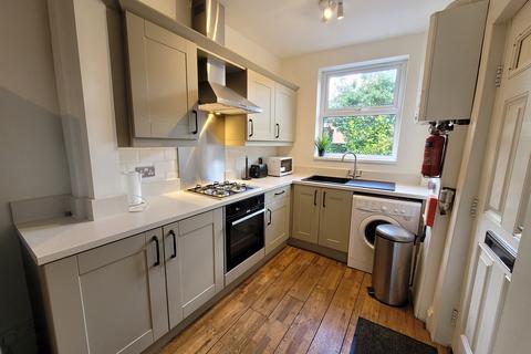 4 bedroom terraced house to rent, Bruce Road, Sheffield S11