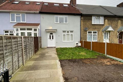 4 bedroom terraced house to rent, 35 Neasham Road Dagenham RM8 2LU