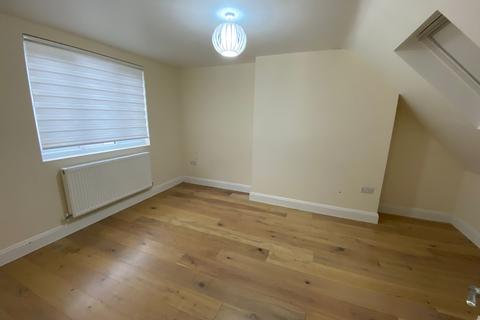 4 bedroom terraced house to rent, 35 Neasham Road Dagenham RM8 2LU