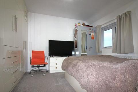 3 bedroom end of terrace house to rent, Berwick Road, Borehamwood WD6