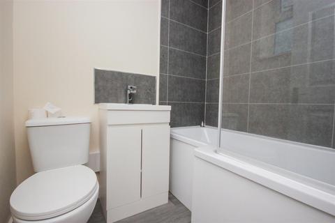 3 bedroom end of terrace house to rent, Jubilee Crescent, Wellingborough NN8