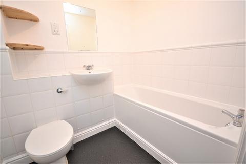 2 bedroom apartment to rent, Nottage Crescent, CM7