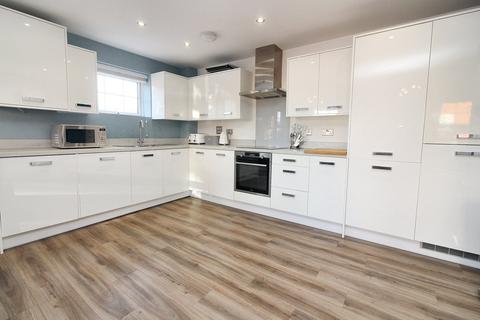 2 bedroom apartment for sale, Shepherds Place, Shefford, SG17