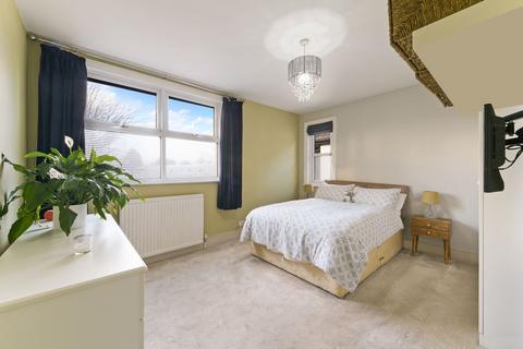 44 Red Lion Road, Surbiton, KT6 7QQ