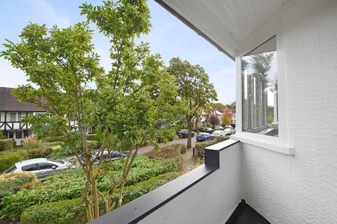 114 Princes Gardens, Acton, London, W3 0LJ