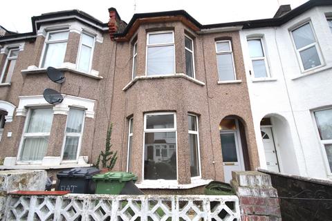 3 bedroom terraced house to rent, Barking IG11