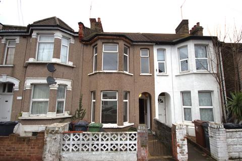 3 bedroom terraced house to rent, Barking IG11