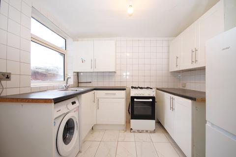 3 bedroom terraced house to rent, Barking IG11