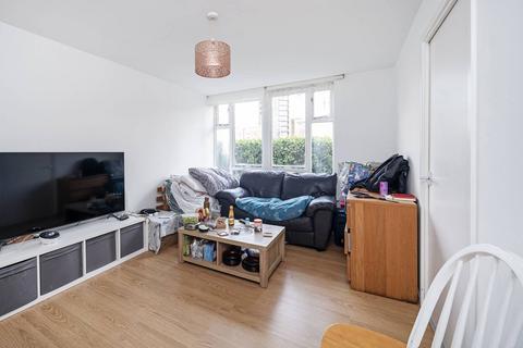 1 bedroom flat to rent, Felixstowe Court, Gallions Reach, London, E16