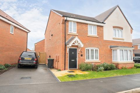 3 bedroom semi-detached house for sale, Rawnsley Drive, Gedling, Nottingham, Nottinghamshire, NG4