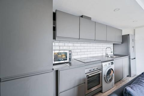 2 bedroom flat to rent, Mile End Road, Whitechapel, London, E1