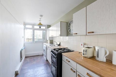 2 bedroom flat for sale, Stockwell Park Road, Brixton, London, SW9