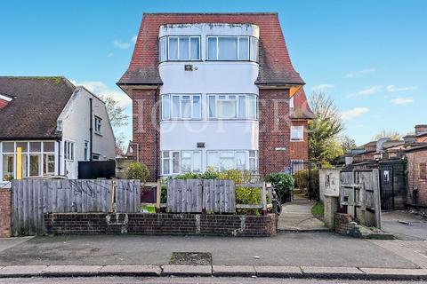 2 bedroom flat for sale, Cairnfield Avenue, London, NW2