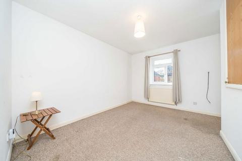 2 bedroom house for sale, Gloxinia Walk, Hampton TW12