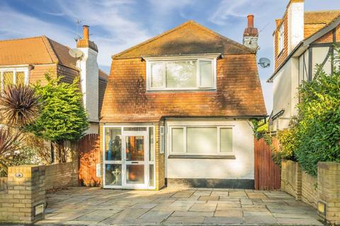 3 bedroom detached house for sale, The Ridings, Surbiton KT5