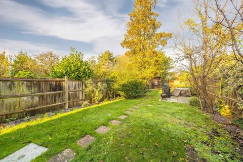 32 The Ridings, Surbiton, KT5 8HQ