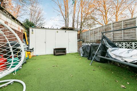 28 Stanley Grove, Croydon, CR0 3QU