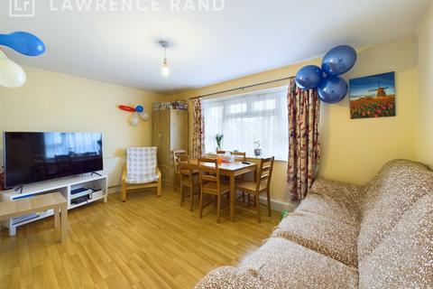 2 bedroom flat for sale, Evesham Close, Greenford, UB6