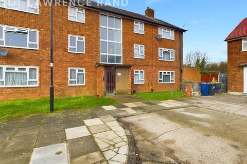 2 bedroom flat for sale, Evesham Close, Greenford, UB6